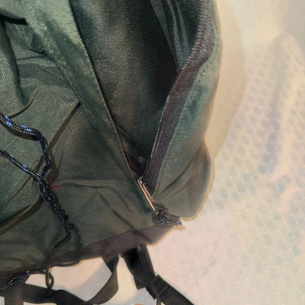 Camp Trails The Ridgeline Daypack Green 1910 cu in Capacity New With Tags